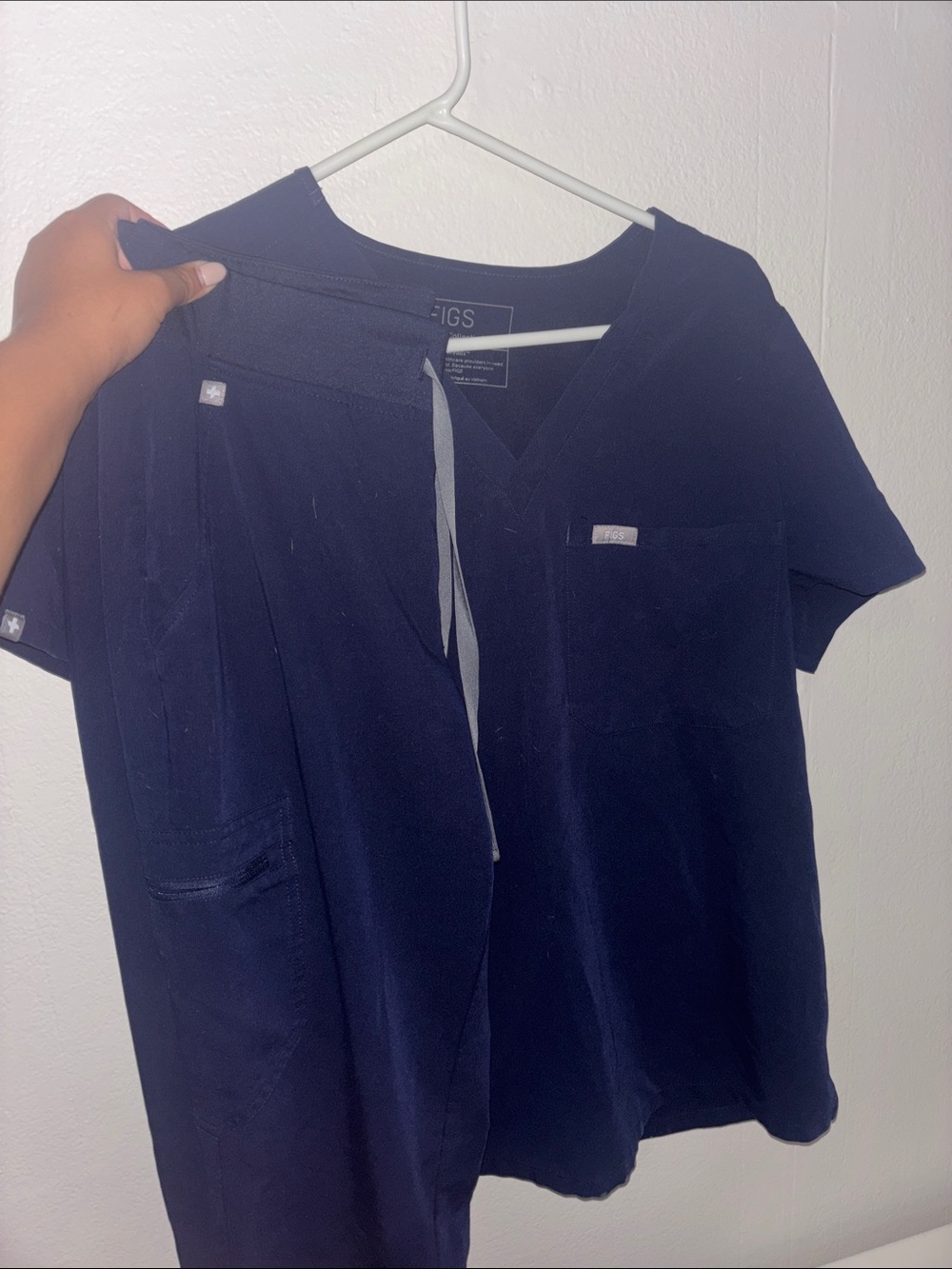 Figs Men’s Short Sleeve V-Neck Scrub Set - Navy Blue